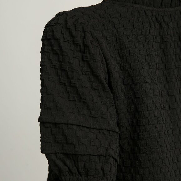 Umgee Textured Jacquard Boxy Cut Top with Pin-Tuck Detailed Bubble Sleeves - Picture 4 of 5